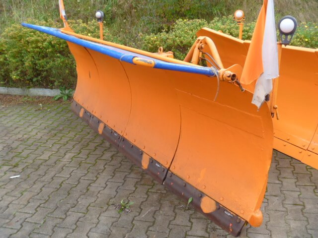 Unimog Schneepflug - Schneeschild Schmidt MF5.3 - كاسحة ثلوج: صورة 1 Unimog Schneepflug - Schneeschild Schmidt MF5.3 - كاسحة ثلوج: صورة 1