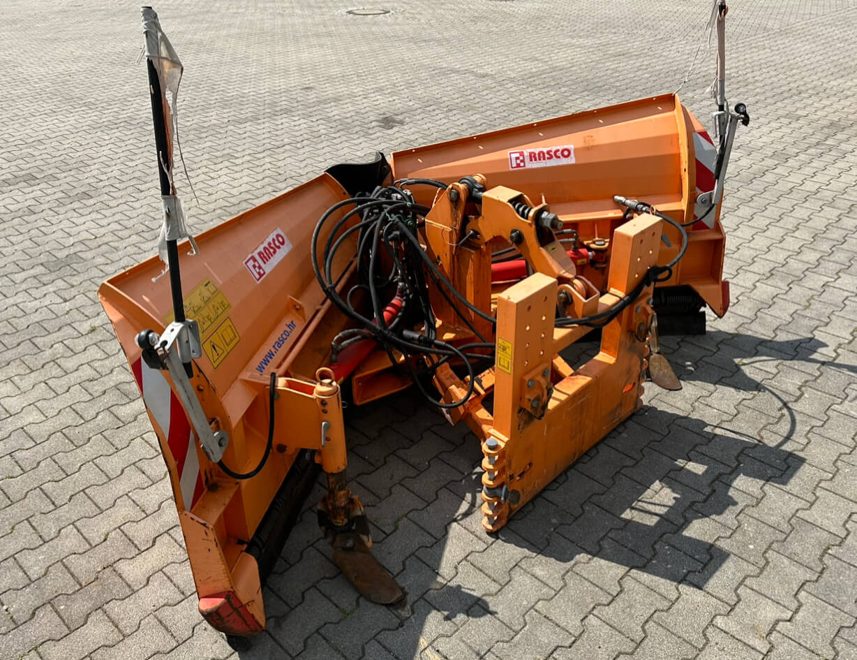 Unimog Schneepflug - Vario Rasco VERTUS 3.2 GB2X3 - كاسحة ثلوج: صورة 4 Unimog Schneepflug - Vario Rasco VERTUS 3.2 GB2X3 - كاسحة ثلوج: صورة 4