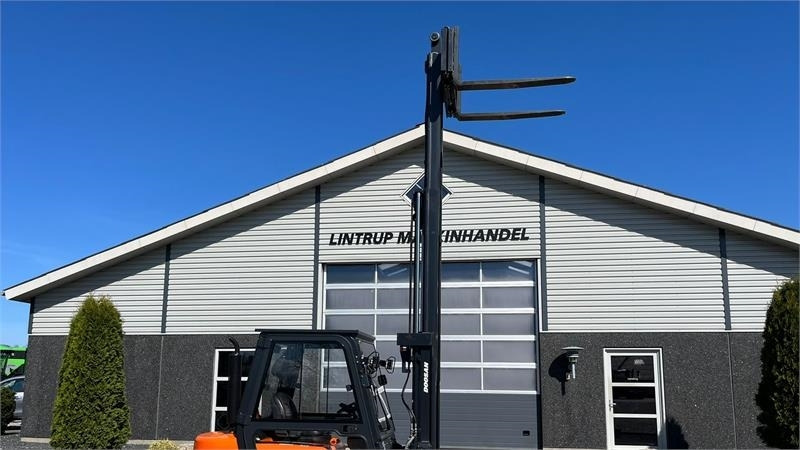 رافعة شوكية ديزل Doosan D30 G med kabine og KUN 57 TIMER FRA NY, MED TIME: صورة 11