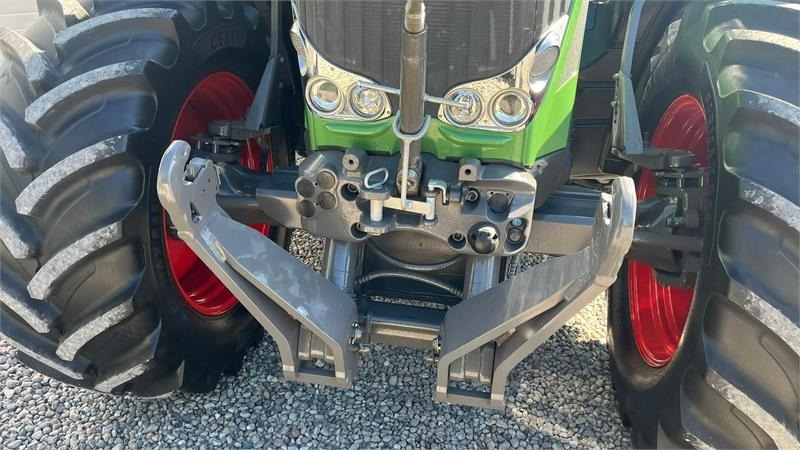 Fendt 828 Profi model. Meget flot traktor med nye fordæ - جرار: صورة 4 Fendt 828 Profi model. Meget flot traktor med nye fordæ - جرار: صورة 4