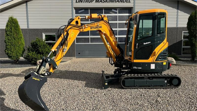 Hyundai R25Z-9AK Robex med Tilt-Mann tilt skifte samt Engc - حفارة مُصَّغرة: صورة 1 Hyundai R25Z-9AK Robex med Tilt-Mann tilt skifte samt Engc - حفارة مُصَّغرة: صورة 1