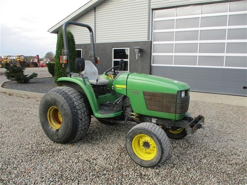 جرار John Deere 4600 Med Græshjul: صورة 16