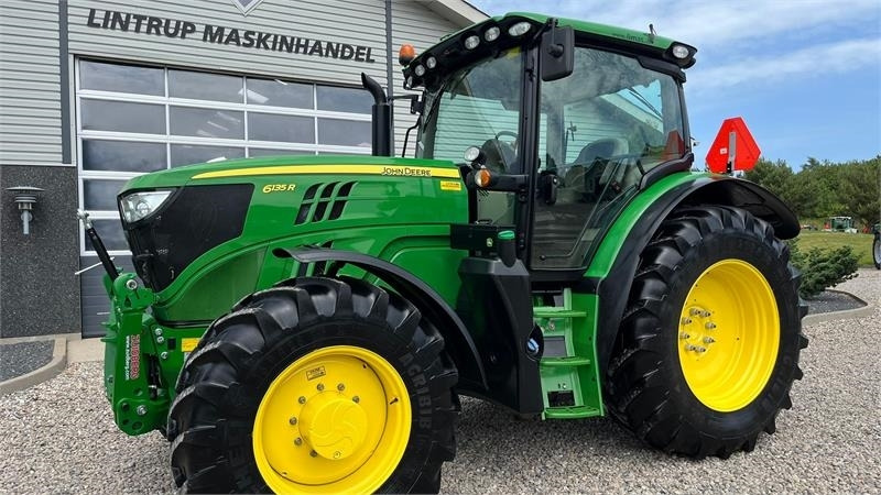 جرار John Deere 6135R Krybegear, frontlift, TLS Affjedret foraksel: صورة 8