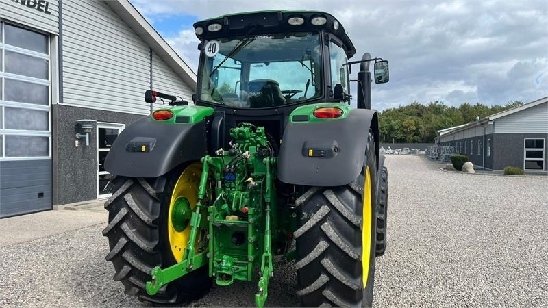 جرار John Deere 6175R Med frontlift og frontPTO samt luft anlæg: صورة 15