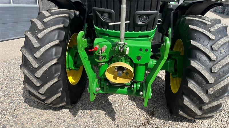 John Deere 6175R Med frontlift og frontPTO samt luft anlæg - جرار: صورة 4 John Deere 6175R Med frontlift og frontPTO samt luft anlæg - جرار: صورة 4