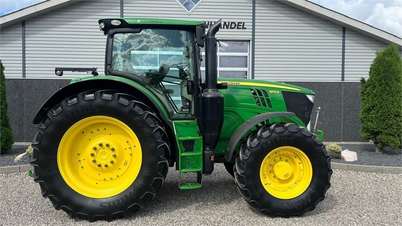 جرار John Deere 6175R Med frontlift og frontPTO samt luft anlæg: صورة 8
