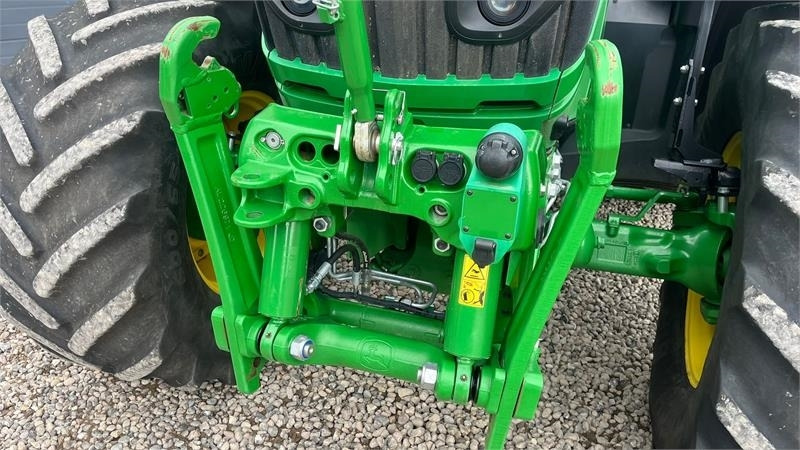 John Deere 6195R Premium Edition med frontlift - جرار: صورة 4 John Deere 6195R Premium Edition med frontlift - جرار: صورة 4