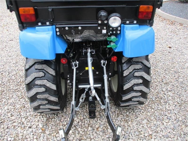 LS J27 HST Med kabine, frontlift og frontPTO - جرار: صورة 5 LS J27 HST Med kabine, frontlift og frontPTO - جرار: صورة 5