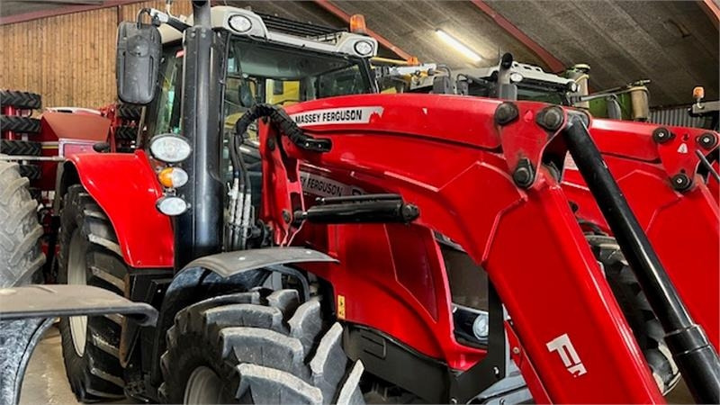 Massey Ferguson 6715 S Med front læsser. Læsser er meget lidt brug - جرار: صورة 3 Massey Ferguson 6715 S Med front læsser. Læsser er meget lidt brug - جرار: صورة 3