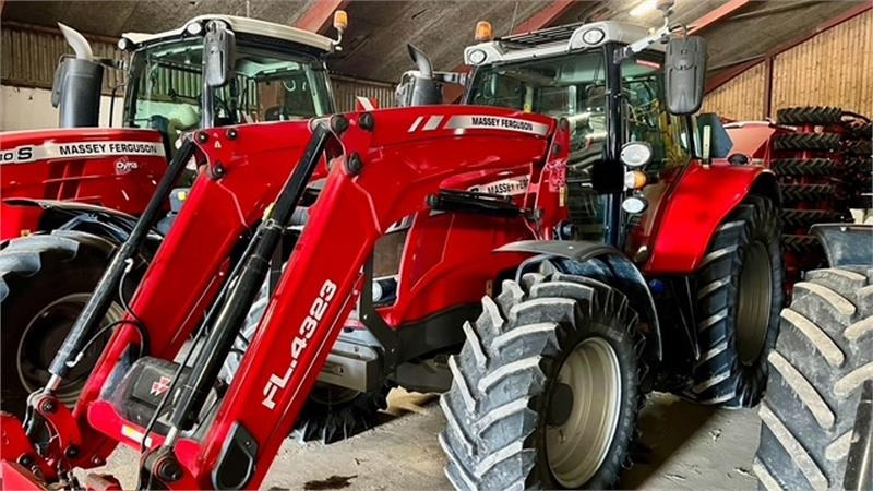 Massey Ferguson 6715 S Med front læsser. Læsser er meget lidt brug - جرار: صورة 5 Massey Ferguson 6715 S Med front læsser. Læsser er meget lidt brug - جرار: صورة 5