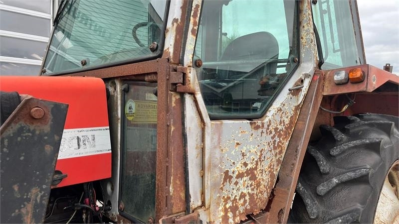 Massey Ferguson 690 Speedshift med frontlæsser - جرار: صورة 5 Massey Ferguson 690 Speedshift med frontlæsser - جرار: صورة 5