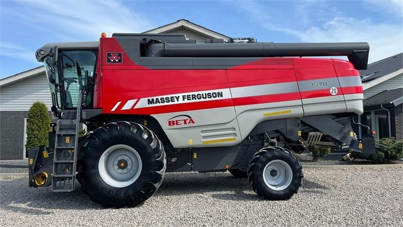 Massey Ferguson 7370 BETA. Gårdmaskine med kun 1080 motortimer. Me - حصادة موحَّدة: صورة 1 Massey Ferguson 7370 BETA. Gårdmaskine med kun 1080 motortimer. Me - حصادة موحَّدة: صورة 1