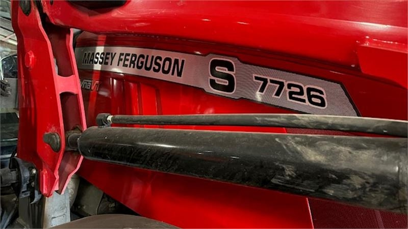 جرار Massey Ferguson 7726 S DynaVT Med front læsser. Læsser er meget li: صورة 10
