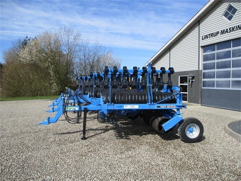 Namyslo Tiger 620 med hydraulisk lammelplanke / plannerpla - اسطوانة المزرعة: صورة 2 Namyslo Tiger 620 med hydraulisk lammelplanke / plannerpla - اسطوانة المزرعة: صورة 2