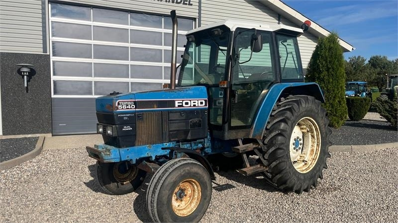 New Holland 5640 SL Dualpower - جرار: صورة 2 New Holland 5640 SL Dualpower - جرار: صورة 2
