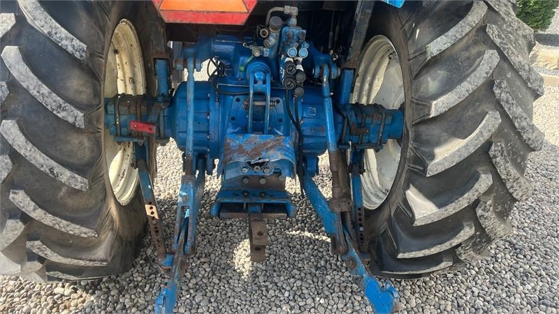 New Holland 5640 SL Dualpower - جرار: صورة 4 New Holland 5640 SL Dualpower - جرار: صورة 4