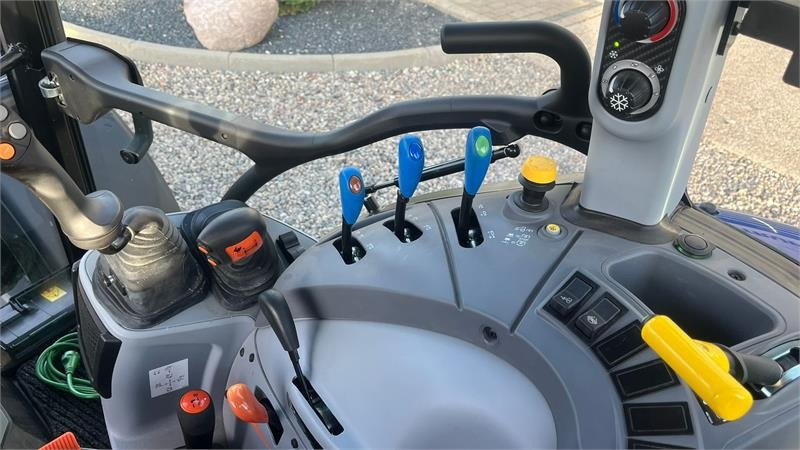 New Holland T5.100 Blue Power udstyrs model, med brede hjul, f - جرار: صورة 5 New Holland T5.100 Blue Power udstyrs model, med brede hjul, f - جرار: صورة 5