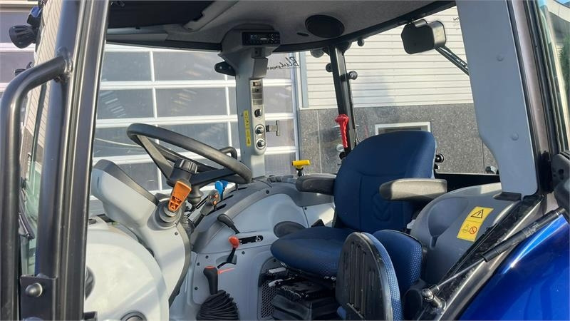 New Holland T5.100 Blue Power udstyrs model, med brede hjul, f - جرار: صورة 4 New Holland T5.100 Blue Power udstyrs model, med brede hjul, f - جرار: صورة 4