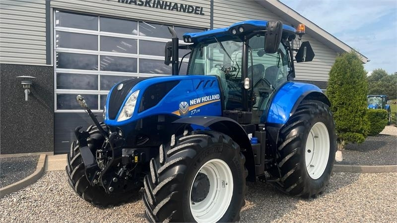 New Holland T7.175 RangeCommand med frontlift. Meget velholdt - جرار: صورة 2 New Holland T7.175 RangeCommand med frontlift. Meget velholdt - جرار: صورة 2