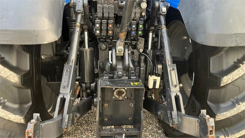 New Holland T7.315 HD med frontlift og front PTO. - جرار: صورة 5 New Holland T7.315 HD med frontlift og front PTO. - جرار: صورة 5