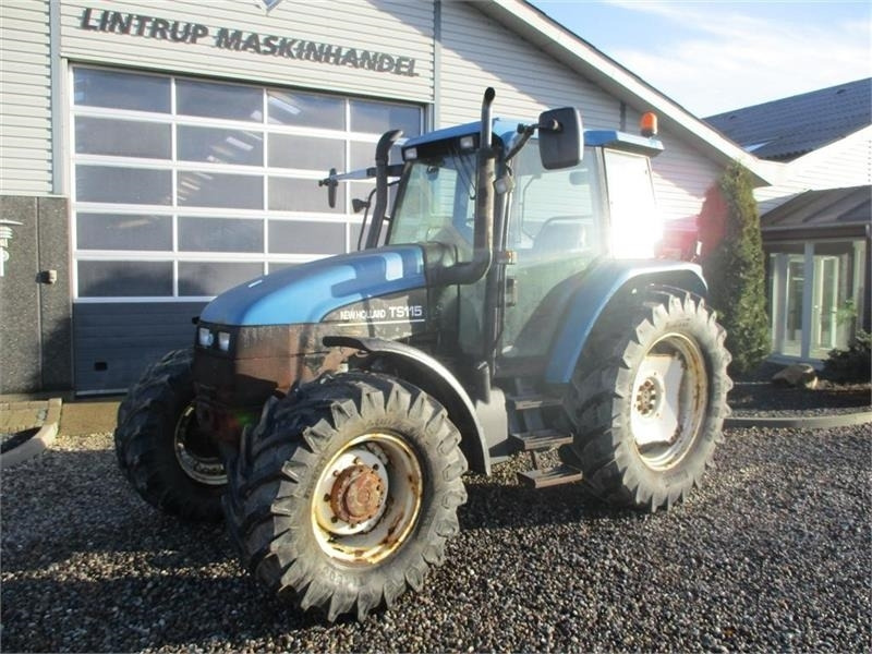 New Holland TS115 SLE - جرار: صورة 4 New Holland TS115 SLE - جرار: صورة 4