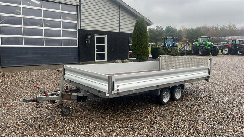 Selandia Maskintrailer med vip og rampe med hydrau - مقطورات مسطحة: صورة 2 Selandia Maskintrailer med vip og rampe med hydrau - مقطورات مسطحة: صورة 2