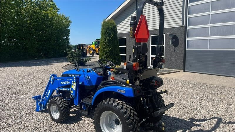 Solis H26 HST Med Frontlæsser og GardenPro dæk - جرار: صورة 3 Solis H26 HST Med Frontlæsser og GardenPro dæk - جرار: صورة 3