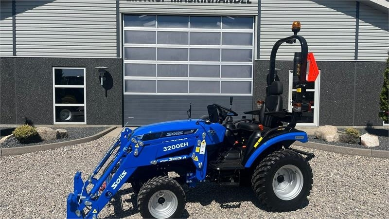 Solis H26 HST Med Frontlæsser og GardenPro dæk - جرار: صورة 1 Solis H26 HST Med Frontlæsser og GardenPro dæk - جرار: صورة 1