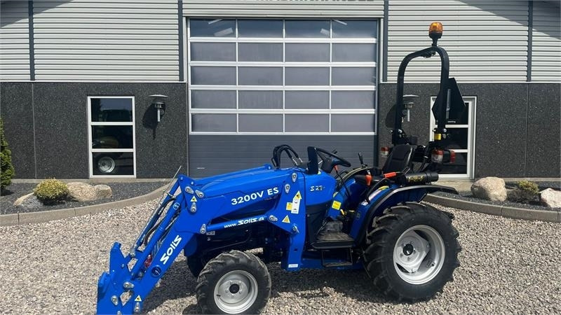 Solis S26 6+2 gearmaskine med Fuldhydraulisk frontlæsser  - جرار البلدية: صورة 1 Solis S26 6+2 gearmaskine med Fuldhydraulisk frontlæsser  - جرار البلدية: صورة 1