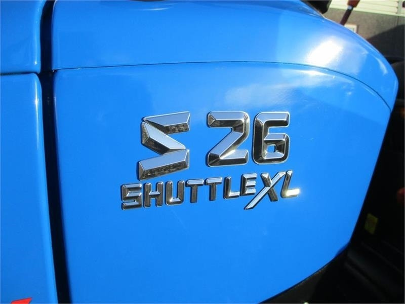 Solis S26 Shuttle XL 9+9 med store brede Turf hjul på ti - جرار: صورة 2 Solis S26 Shuttle XL 9+9 med store brede Turf hjul på ti - جرار: صورة 2