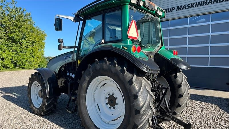 Valtra T130 med 3.5ton frontlift - جرار: صورة 5 Valtra T130 med 3.5ton frontlift - جرار: صورة 5