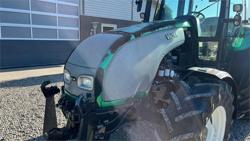 Valtra T130 med 3.5ton frontlift - جرار: صورة 4 Valtra T130 med 3.5ton frontlift - جرار: صورة 4