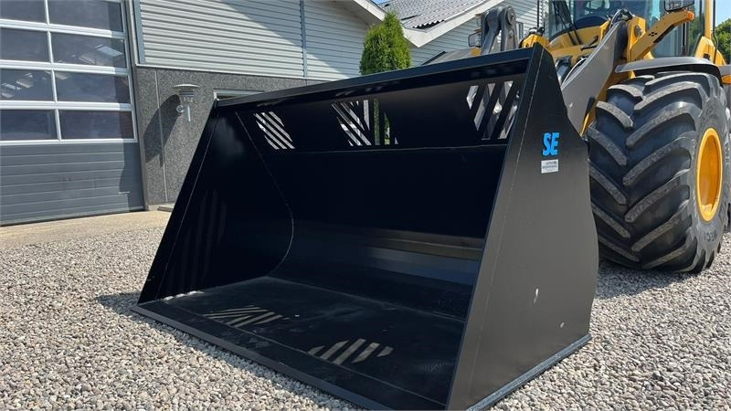 Volvo 4m3 skovl med Volvo beslag på. Den er 2.75m bred - اللودر بعجل: صورة 2 Volvo 4m3 skovl med Volvo beslag på. Den er 2.75m bred - اللودر بعجل: صورة 2