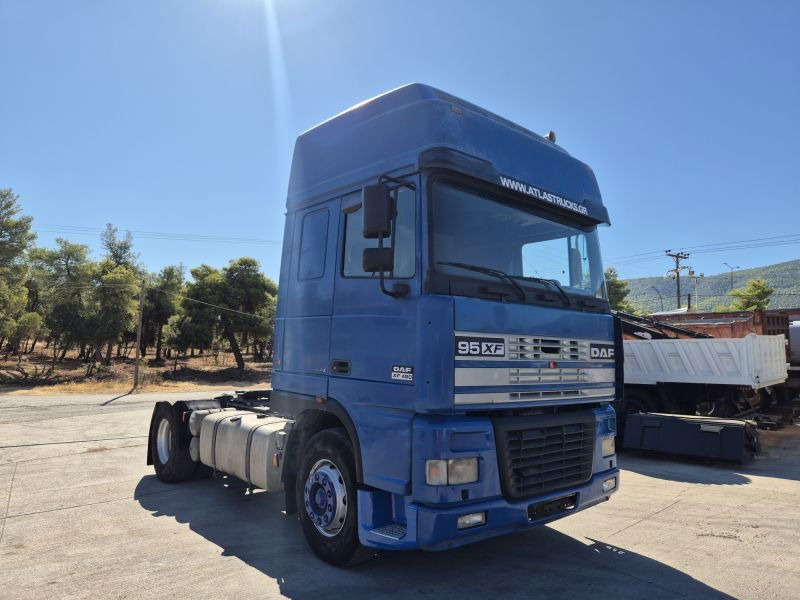 DAF XF 480 DAF XF.480 4X2 Super Space Intarder - وحدة جر: صورة 1 DAF XF 480 DAF XF.480 4X2 Super Space Intarder - وحدة جر: صورة 1