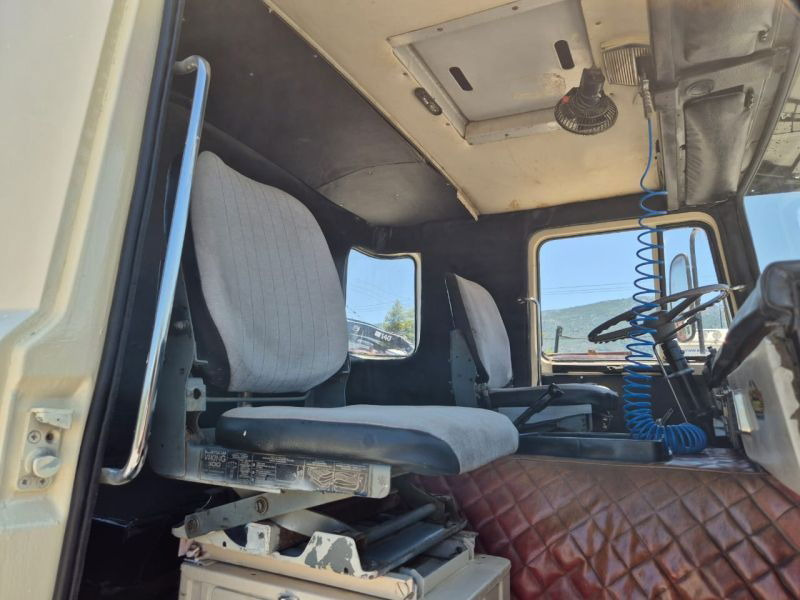 وحدة جر Scania LB110 Scania LBS110 6X2: صورة 9