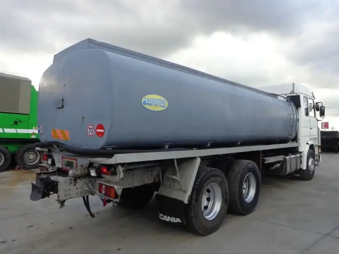 Scania R143-470 V8 Scania R143HL .470 6X2 Diesel/OIL Tank - شاحنة صهريج: صورة 5 Scania R143-470 V8 Scania R143HL .470 6X2 Diesel/OIL Tank - شاحنة صهريج: صورة 5
