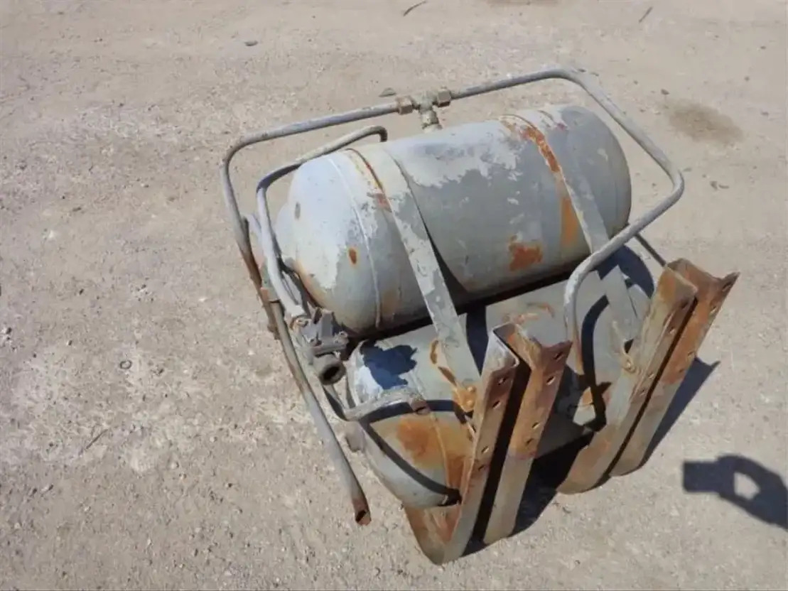 أجزاء الفرامل - شاحنة Volvo Airtanks From Volvo F88-F89: صورة 6