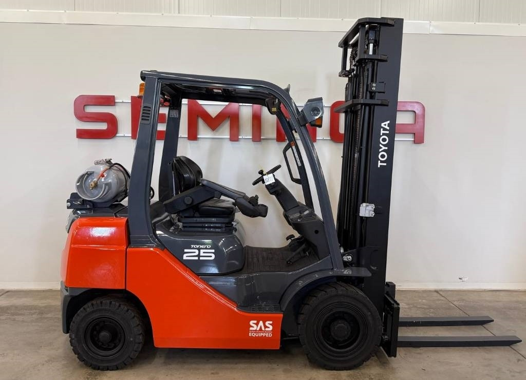 Toyota 10859 - 02-8FGF25 - رافعة شوكية تعمل بالغاز: صورة 2 Toyota 10859 - 02-8FGF25 - رافعة شوكية تعمل بالغاز: صورة 2