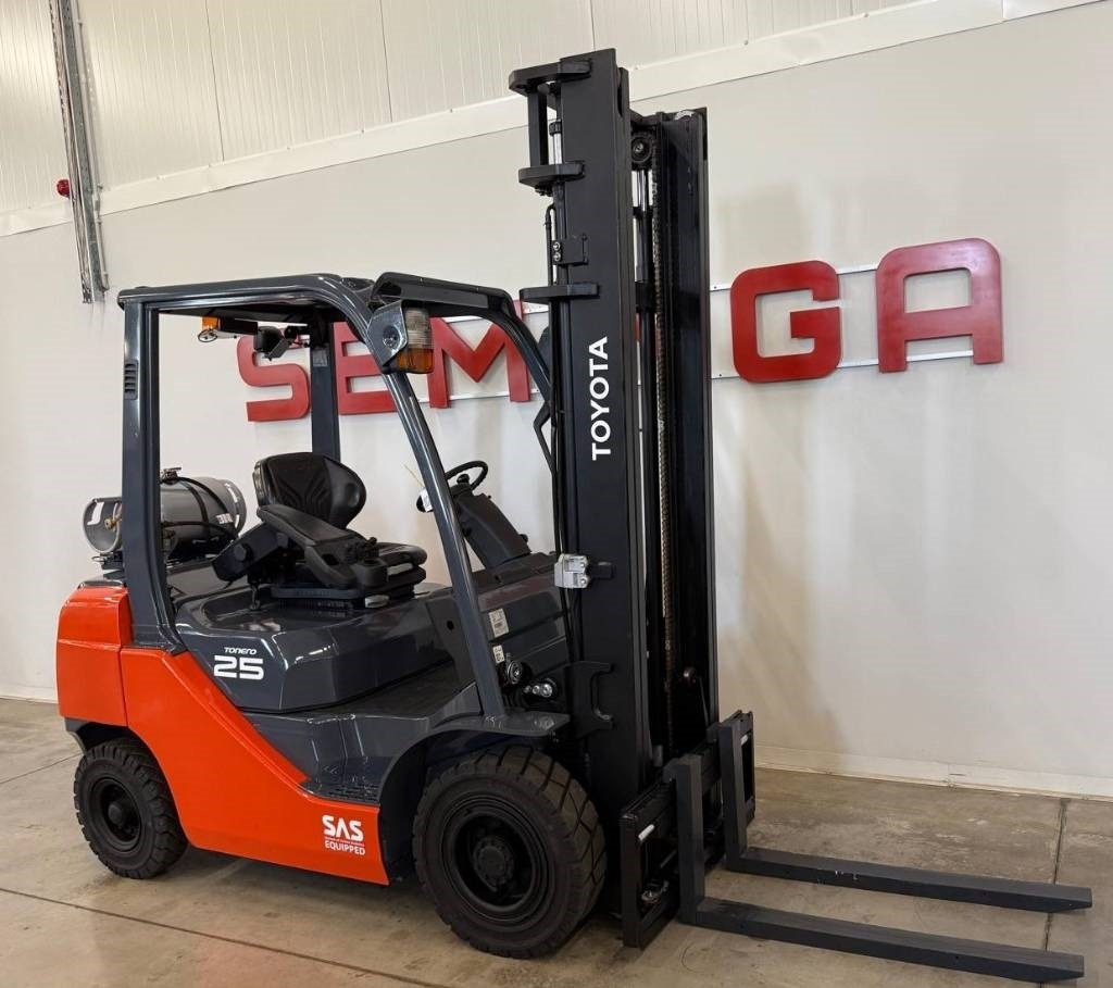 Toyota 10859 - 02-8FGF25 - رافعة شوكية تعمل بالغاز: صورة 1 Toyota 10859 - 02-8FGF25 - رافعة شوكية تعمل بالغاز: صورة 1