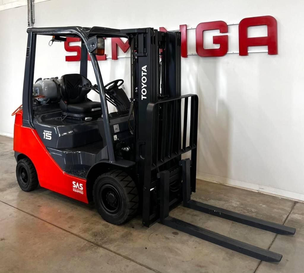 Toyota 10908 02-8FGF18 - رافعة شوكية تعمل بالغاز: صورة 1 Toyota 10908 02-8FGF18 - رافعة شوكية تعمل بالغاز: صورة 1