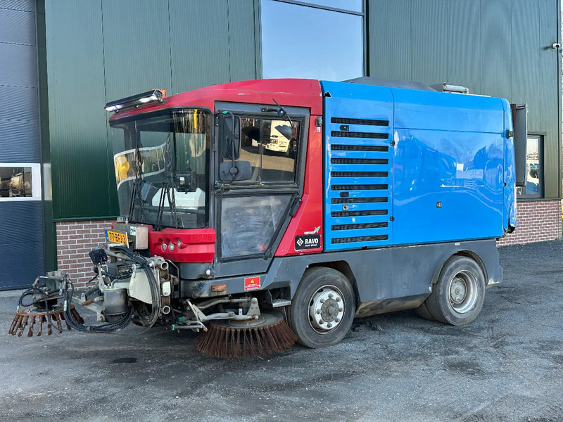 Ravo 580 VEEGMACHINE/SWEEPER!! - سياره كنس شوارع: صورة 1 Ravo 580 VEEGMACHINE/SWEEPER!! - سياره كنس شوارع: صورة 1