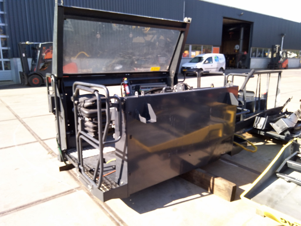 Bomag BM2000-75 - - هيكل السيارة الخارجية - قشاطة أسفلت: صورة 1 Bomag BM2000-75 - - هيكل السيارة الخارجية - قشاطة أسفلت: صورة 1