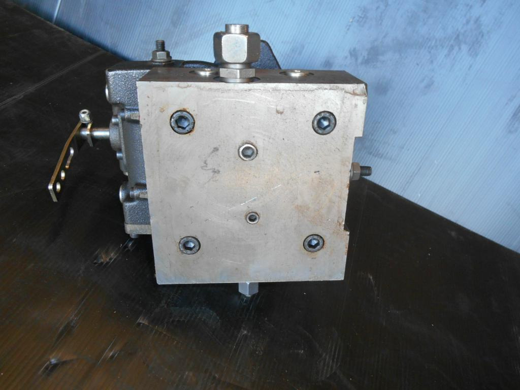 Bomag Unknown - - مضخة هيدروليكية - آلات البناء: صورة 3 Bomag Unknown - - مضخة هيدروليكية - آلات البناء: صورة 3