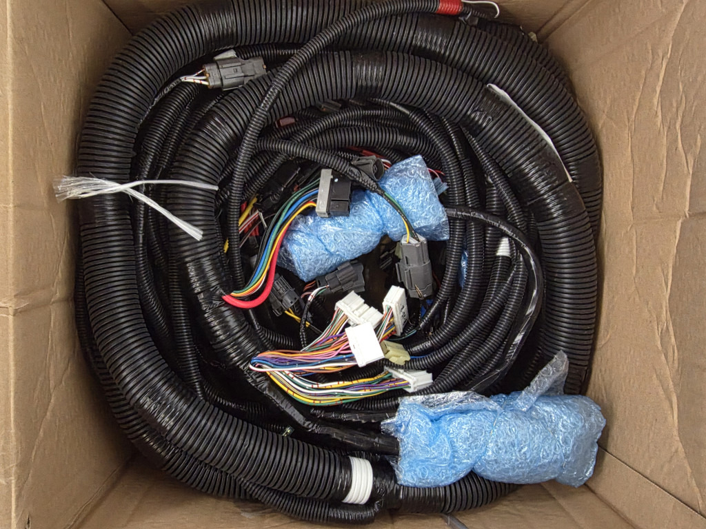 Case KUR10371 - تسخير/ تجميع الكابلات - آلات البناء: صورة 1 Case KUR10371 - تسخير/ تجميع الكابلات - آلات البناء: صورة 1