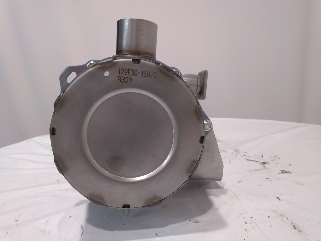 Case VV129E3016070 - 51548088 - خزان AdBlue (محلول من اليوريا والماء) - الآلات الزراعية: صورة 2 Case VV129E3016070 - 51548088 - خزان AdBlue (محلول من اليوريا والماء) - الآلات الزراعية: صورة 2