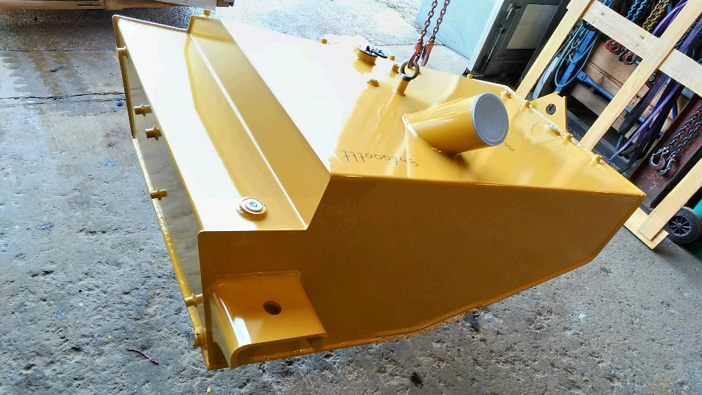 Caterpillar 4362430 - خزان الوقود - آلات البناء: صورة 2 Caterpillar 4362430 - خزان الوقود - آلات البناء: صورة 2