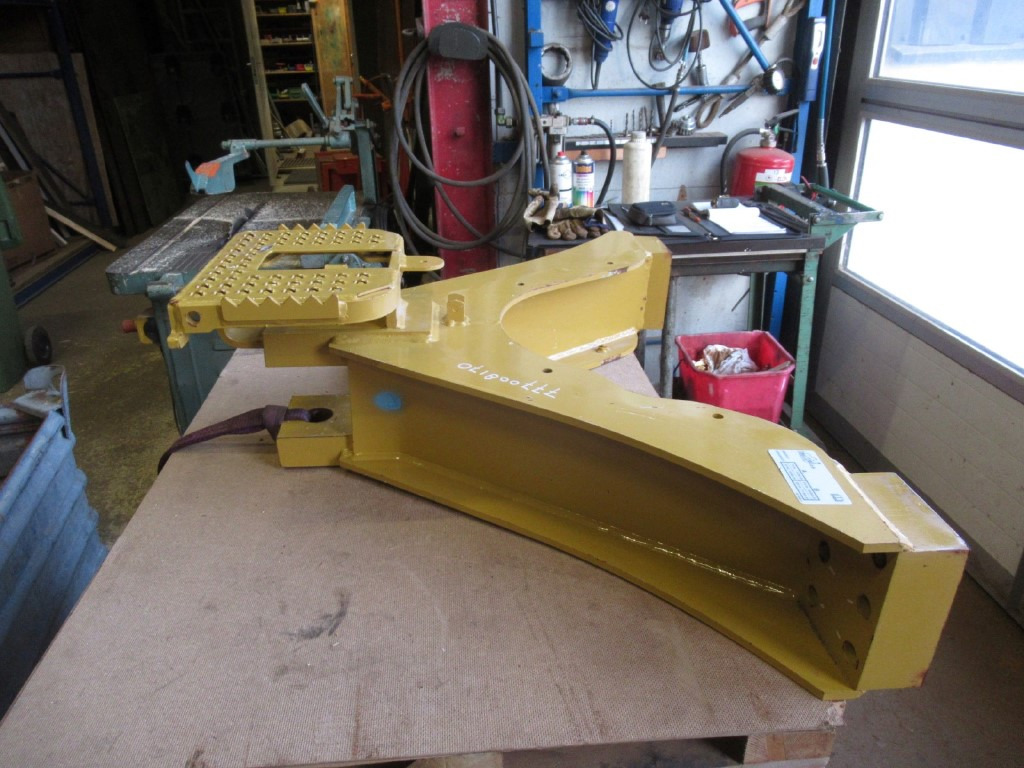 Caterpillar 5565917 - قارنة توصيل هيدروليكي - آلات البناء: صورة 2 Caterpillar 5565917 - قارنة توصيل هيدروليكي - آلات البناء: صورة 2