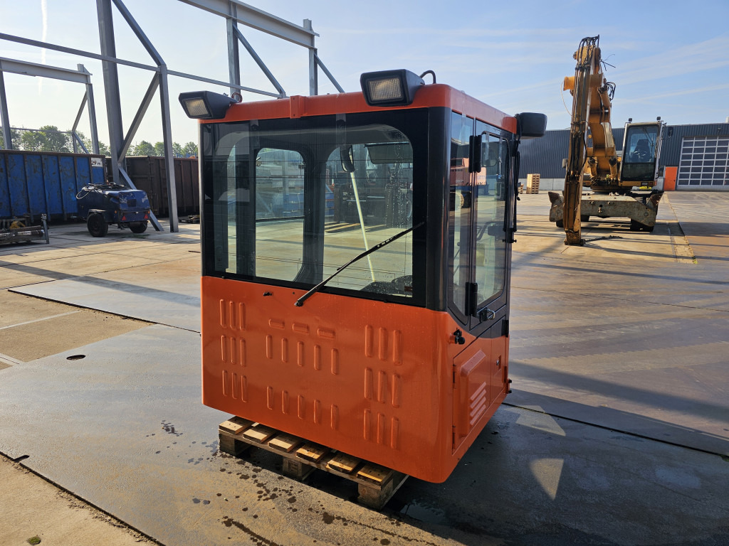 Doosan 220101-00071B - 220101-00071A - كابينة - آلات البناء: صورة 5 Doosan 220101-00071B - 220101-00071A - كابينة - آلات البناء: صورة 5