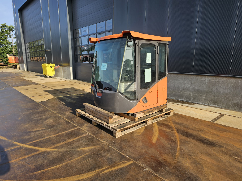 Doosan 220101-00229T - 220101-00229W - كابينة - آلات البناء: صورة 1 Doosan 220101-00229T - 220101-00229W - كابينة - آلات البناء: صورة 1