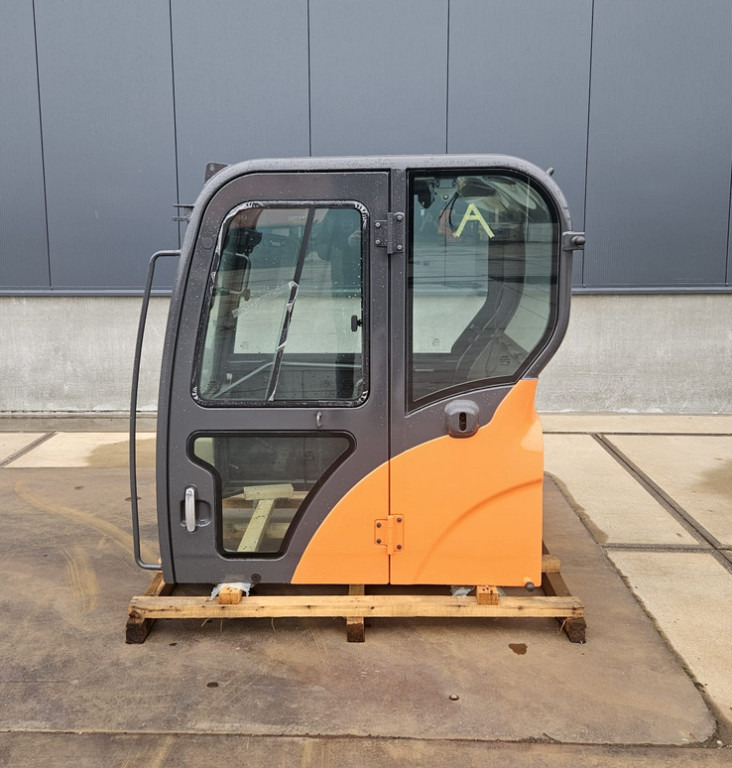 Doosan 220101-00889K - كابينة - آلات البناء: صورة 1 Doosan 220101-00889K - كابينة - آلات البناء: صورة 1